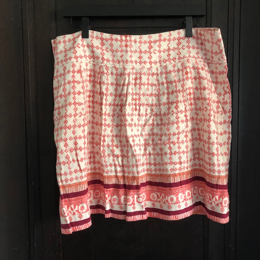 LAST CALL‼️ Loft Pink Patterned Skirt